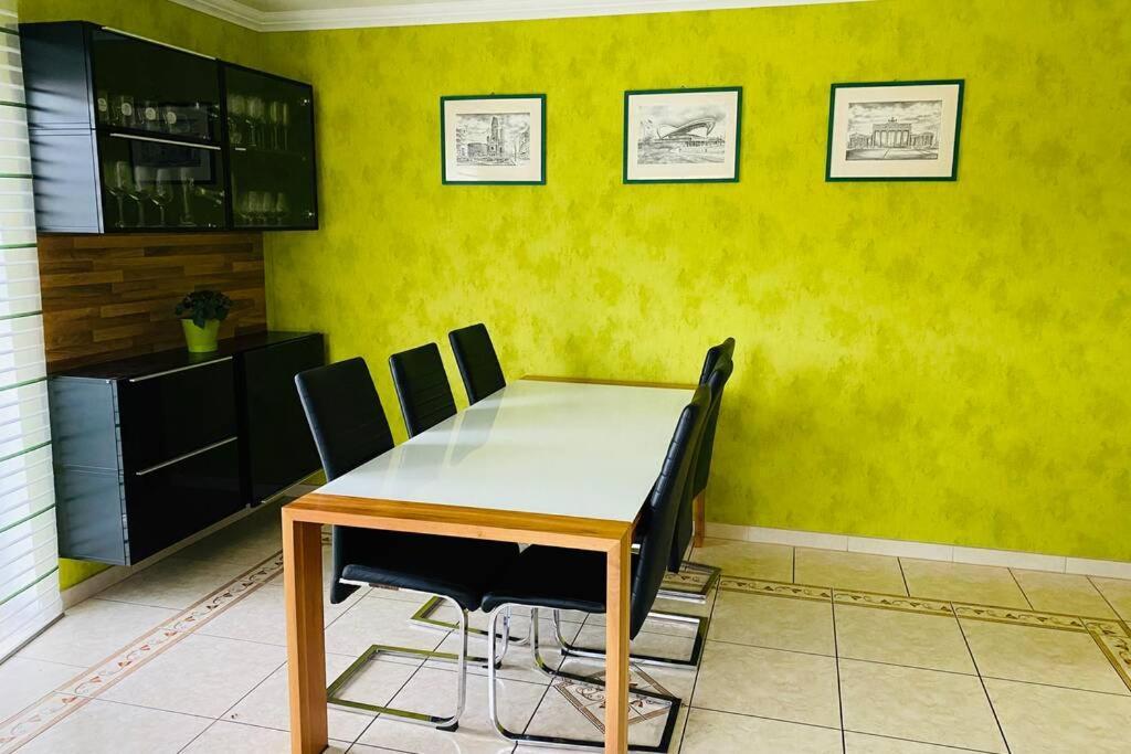 Grosses 4 Zimmer Apartment Naehe Messe Ганновер Экстерьер фото