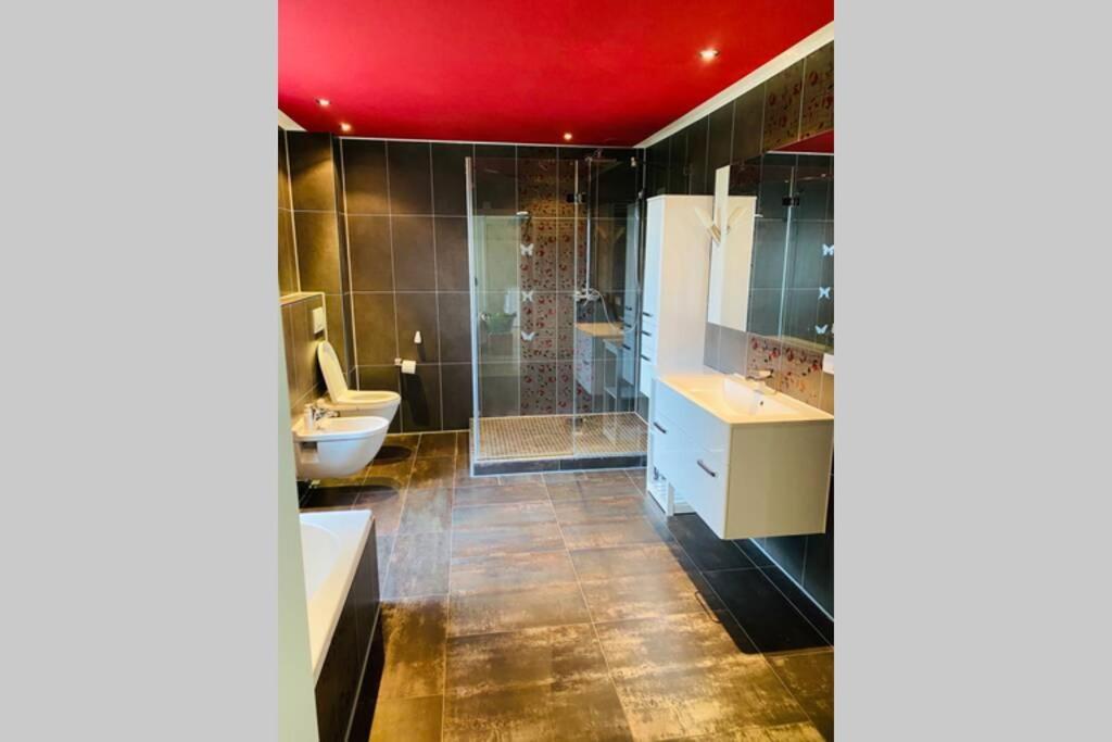 Grosses 4 Zimmer Apartment Naehe Messe Ганновер Экстерьер фото