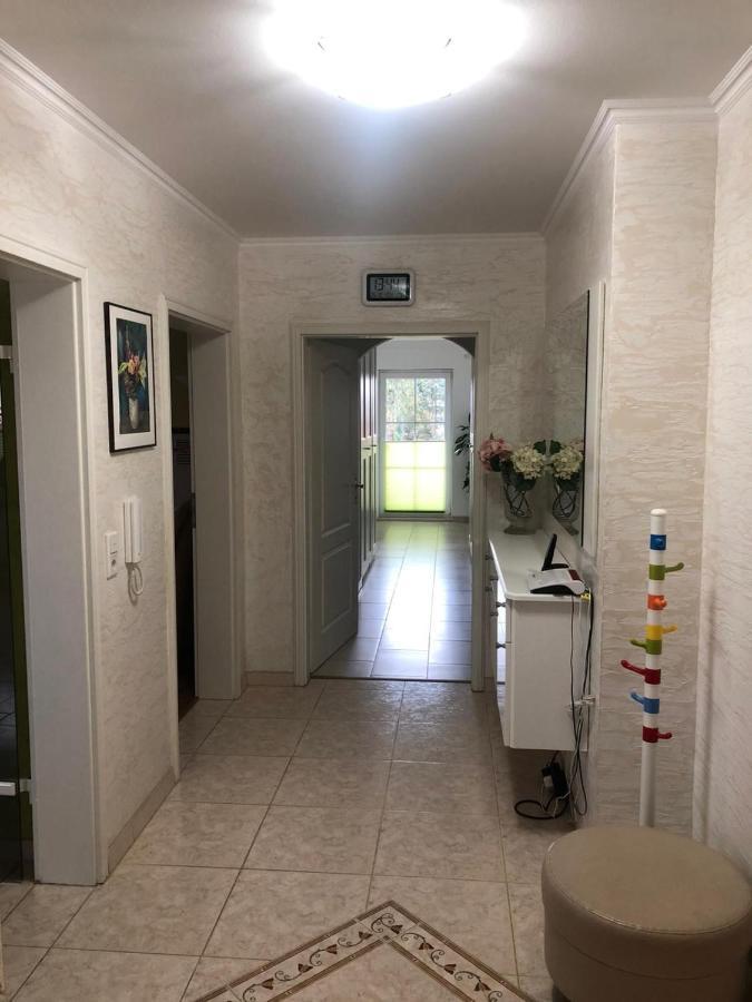 Grosses 4 Zimmer Apartment Naehe Messe Ганновер Экстерьер фото